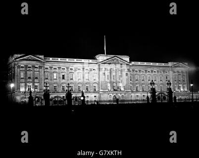 König - König und Königin Silber-Hochzeit-Jubiläum - Buckingham Palace Stockfoto