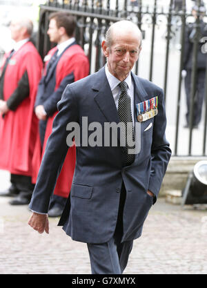 Der Herzog von Kent kommt zum Erntedankfest in Westminster Abbey in London, um den 70. Jahrestag des VE Day zu feiern. Stockfoto