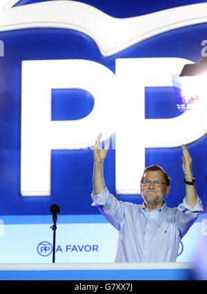 Madrid, Spanien. 26. Juni 2016. Mariano Rajoy, spanische Premierminister und Führer der Volkspartei, handeln spricht am Partei Zentrale in Madrid, die Hauptstadt von Spanien, 26. Juni 2016. Die Volkspartei hat die meisten Stimmen bei den Parlamentswahlen am Sonntag gewonnen, aber versäumt, die Mehrheit bekommen. Bildnachweis: Belen Diaz/Xinhua/Alamy Live-Nachrichten Stockfoto