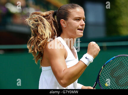 Wimbledon, Großbritannien. 27. Juni 2016. Maria Sakkari von Griechenland feiert einen Punkt gegen Zheng Saisai von China während der Frauen Singles erstes Vorrundenspiel bei der 2016 Wimbledon Championships in Wimbledon, Südwesten London, Großbritannien, 27. Juni 2016. Bildnachweis: Ye Pingfan/Xinhua/Alamy Live-Nachrichten Stockfoto