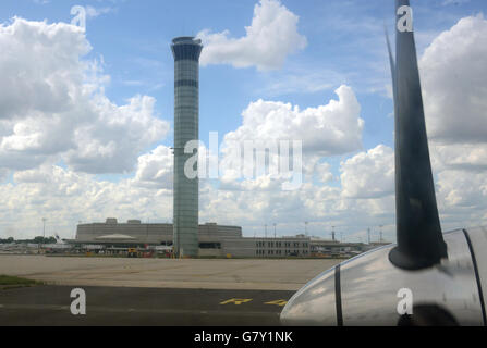 Paris, Frankreich. 08. Sep, 2013. Der Turm von Paris Flughafen Charles de Gaulle in Paris, Frankreich, 8. September 2013. Foto: WALTRAUD GRUBITZSCH - NO WIRE SERVICE - © Dpa/Alamy Live-Nachrichten Stockfoto
