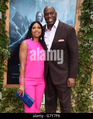 Hollywood, Kalifornien, USA. 27. Juni 2016. Earvin "Magic" Johnson & Earlitha "Cookie'' Kelly kommt für die Premiere des Films"Die Legende von Tarzan"Dolby Theater. Bildnachweis: Lisa O'Connor/ZUMA Draht/Alamy Live-Nachrichten Stockfoto