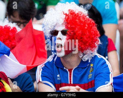 Lyon, Frankreich. 26. Juni 2016. 2016 Europameisterschaft, letzten 16. Frankreich gegen Irland. Französische Fans © Action Plus Sport/Alamy Live News Stockfoto