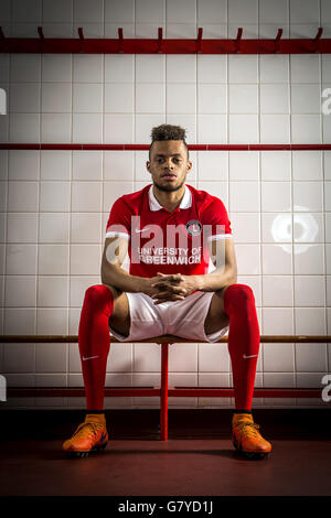 Charlton Athletic Jordan Cousins posiert in der Saison 2015/16 Club Kit während einer Porträtsitzung im Valley Stadium Stockfoto