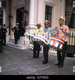 West Indies 3-teilige Steel Drum Calypso Band zur Hochzeit von Gräfin Bunny Esteslazy und Hon Dominoic Elliott. Stockfoto