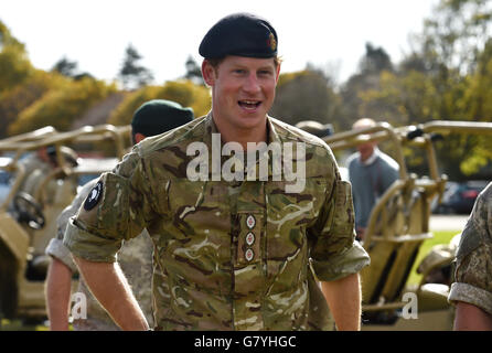 Prinz Harry bei einem Besuch im Linton Military Camp in der Nähe von Palmerston North, auf der letzten Etappe seiner Neuseelandreise. Stockfoto