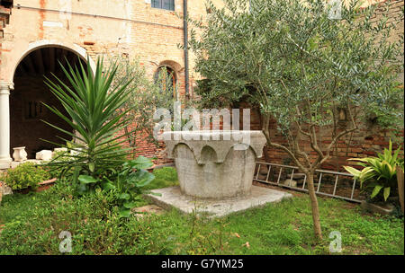 Pozo (Brunnen) der Chiesa di S. Caterina, Mazzorbo Insel Burano, Venedig Stockfoto