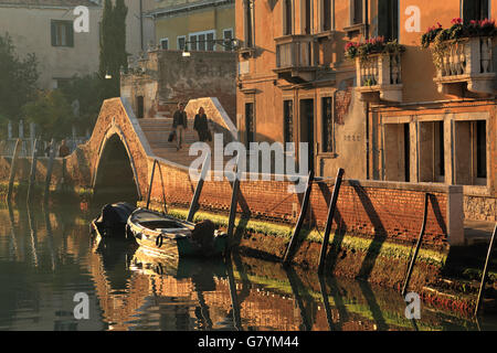 Kanal Licht bei Sonnenuntergang, Venedig Stockfoto