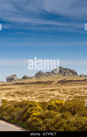 Das unverwechselbare Granit-Profil von Hound Tor auf Dartmoor, Devon, England, UK Stockfoto