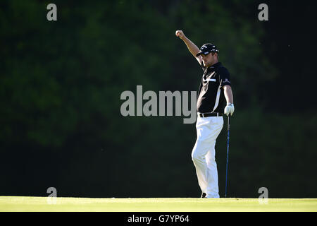 Schottlands Marc Warren am ersten Tag der BMW PGA Championship 2015 im Wentworth Golf Club, Surrey. DRÜCKEN Sie VERBANDSFOTO. Bilddatum: Donnerstag, 21. Mai 2015. Siehe PA Geschichte GOLF Wentworth. Bildnachweis sollte lauten: Adam Davy/PA Wire. EINSCHRÄNKUNGEN: . Keine kommerzielle Nutzung. Keine falsche kommerzielle Verbindung. Keine Videoemulation. Keine Bildbearbeitung. Stockfoto