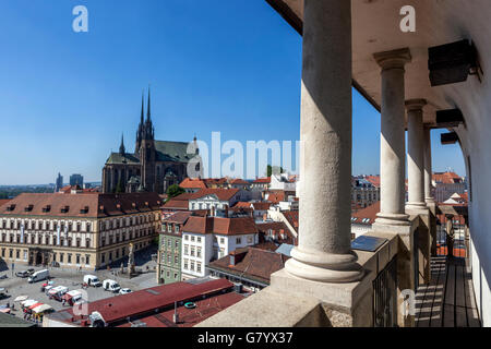 Kathedrale St. Peter und Paul Brno Mähren Tschechische Republik Blick vom Rathausturm Stockfoto