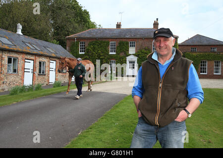 Pferderennen Sie - Oliver Sherwood Ställe Besuch - Lambourn Stockfoto