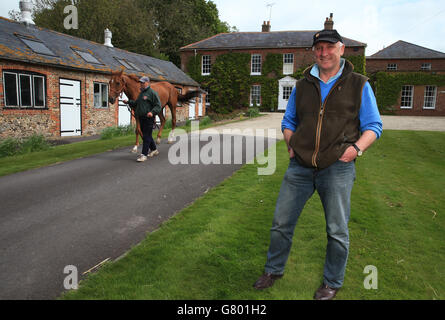 Pferderennen Sie - Oliver Sherwood Ställe Besuch - Lambourn Stockfoto