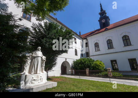 Brünner Augustinerkloster Abtei St. Thomas Hof ehemaliger Garten Brünn Mähren Tschechische Republik Statue von Gregor Johann Mendel Stockfoto