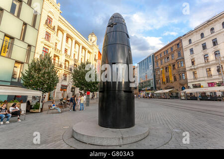 Astronomische Uhr Brünn Skulptur auf dem Platz der Freiheit (Namesti Svobody), Brünn Tschechische Republik Mähren Stockfoto