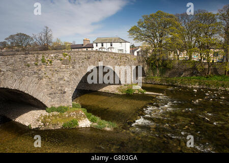 Nether Brücke über Fluß Kent, Kendal, Cumbria, UK über alte Lastesel Brücke gebaut Stockfoto