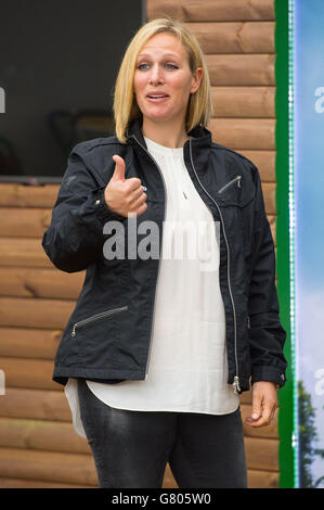 Zara Phillips bei einer Fotoausstellung auf dem John Deere Stand auf der RHS Chelsea Flower Show 2015 im Royal Chelsea Hospital, London. Stockfoto