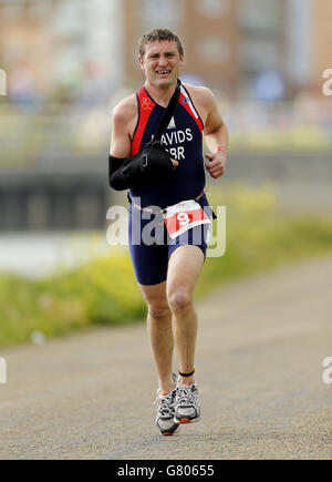 Sport - British Paratriathlon Championships - Millennium Coastal Park. Barry Davids während der PT4-Kategorie der British Paratriathlon Championships im Millennium Coastal Park, Llanelli. Stockfoto