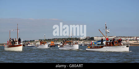 Die Little Ships verlassen Ramsgate Harbour in Kent, um zum 75. Jahrestag der Operation Dynamo nach Dünkirchen in Frankreich zu segeln. Stockfoto