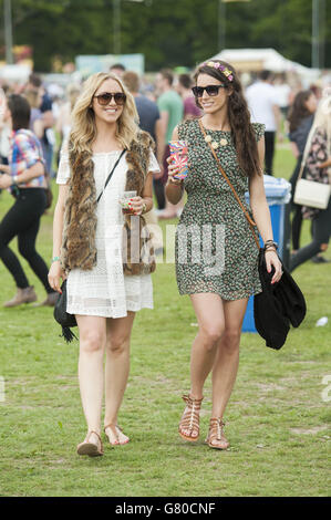 Festivalbesucher beim Common People Festival, Southampton Common in Southampton Stockfoto