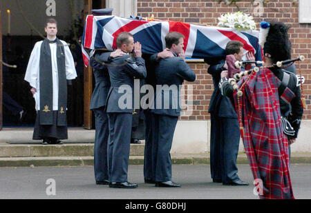 SQ Ldr Patrick Brian Marshall Beerdigung - RAF College Chapel of St. Michael und alle Engel Stockfoto