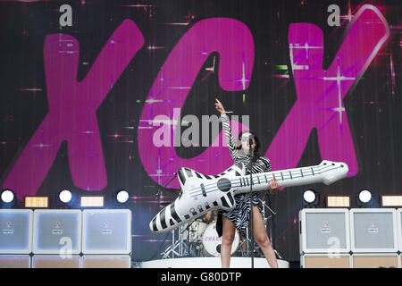 Charli XCX beim Radio 1 Big Weekend, gehalten in Earlham Park, Norwich. Stockfoto