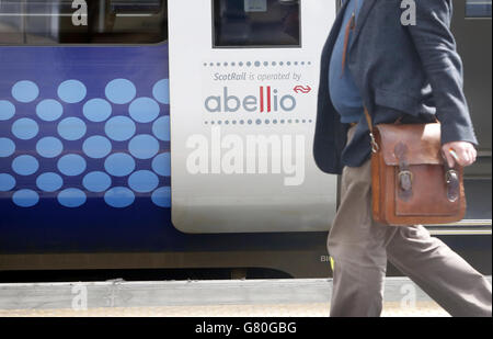 Ein ScotRail-Zug von Abellio am Glasgow Central Station in Schottland. Stockfoto