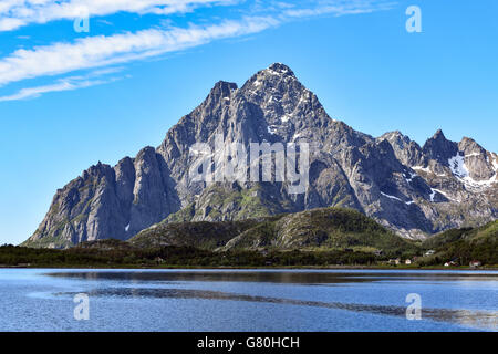 Vagakallen Berg von Lofoten Vågakallen, Ørsvågvær, Orsvagvaer, Arktis Norwegen, Lofoten-Inseln gesehen Stockfoto