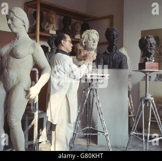 Kunst - Lady Gaitskell Skulptur - London Stockfoto