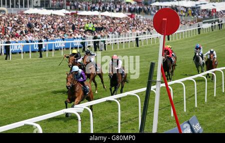 Horse Racing - 2015 Investec Derby Festival - Ladies Day - Epsom Racecourse Stockfoto