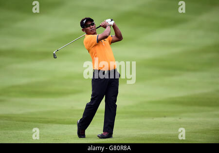 Thailands Thongchai Jaidee am dritten Tag der BMW PGA Championship 2015 im Wentworth Golf Club, Surrey. DRÜCKEN SIE VERBANDSFOTO. Bilddatum: Samstag, 23. Mai 2015. Siehe PA Geschichte GOLF Wentworth. Bildnachweis sollte lauten: Adam Davy/PA Wire. EINSCHRÄNKUNGEN: Keine kommerzielle Nutzung. Keine falsche kommerzielle Vereinigung. Keine Videoemulation. Keine Bildbearbeitung. Stockfoto