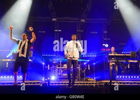 Sigma tritt während des Radio 1 Big Weekend auf, das in Earlham Park, Norwich, abgehalten wird. Stockfoto