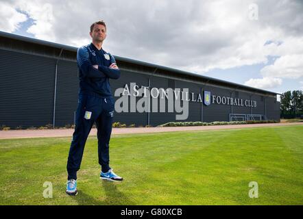 Aston Villa Manager Tim Sherwood posiert für den Fotografen während eines Medientages im Bodymoor Heath Training Ground, Birmingham. Stockfoto