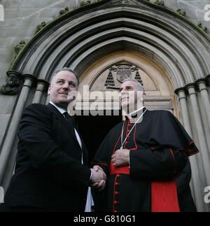 Papst Johannes Paul II Tod - Str. Marys römisch-katholische Kathedrale Stockfoto