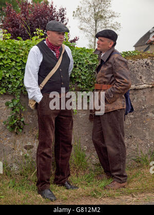 In der Nähe der Stadt Carentan wird von den Einheimischen in historischen Kostümen zum 72. Jahrestag der Schlacht um die Normandie gedacht. Stockfoto