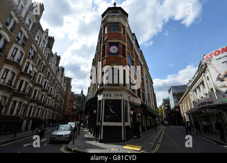 Prominente Treffpunkte, London. Allgemeine Ansicht des 'The Ivy' im Zentrum von London. Stockfoto