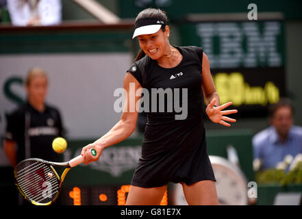 Ana Ivanovic beim Frauen-Quater-Finale gegen Elina Svitolina am Tag zehn der French Open in Roland Garros am 2. Juni 2015 in Paris, Frankreich Stockfoto