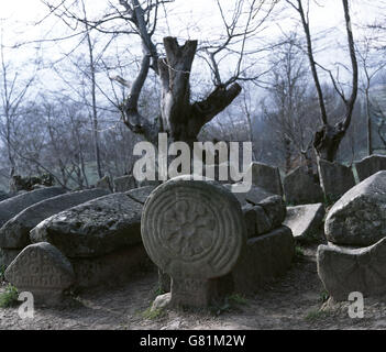 Spanien. Baskisches Land. Argineta Nekropole. Von etwa 20 Gräber und fünf Stelen gebildet. Oberen Mittelalter. (7. – 9. Jahrhundert). Stockfoto