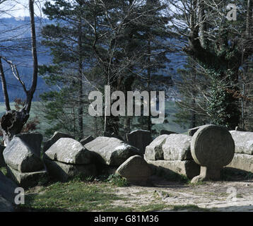 Spanien. Baskisches Land. Argineta Nekropole. Von etwa 20 Gräber und fünf Stelen gebildet. Oberen Mittelalter. (7. – 9. Jahrhundert). Stockfoto