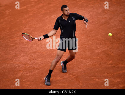 Jo-Wilfried Tsonga bei seinem Round Three Men's Singles Match gegen Pablo Andujar am 6. Tag der French Open bei Roland Garros am 29. Mai 2015 in Paris, Frankreich Stockfoto