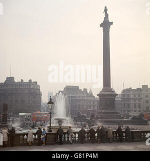 London Scenes - Trafalgar Square. Nelson's Column, Trafalgar Square. Stockfoto