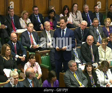 Der Führer der Liberaldemokraten Nick Clegg würdigt den ehemaligen Führer der Liberaldemokraten Charles Kennedy in einer Sondersitzung des Unterhauses nach seinem plötzlichen Tod am Montag. Stockfoto