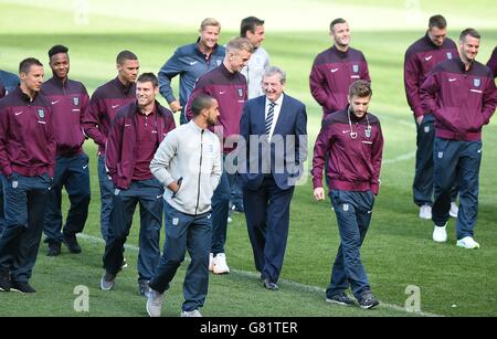 Fußball - International Friendly - Republik Irland - England Stadionbesuch und Pressekonferenz - Aviva Stadium. Der englische Manager Roy Hodgson, während eines Spaziergangs im Aviva Stadium, Dublin. Stockfoto