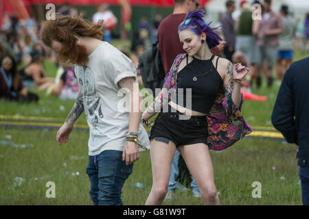 Festivalbesucher am 1. Tag des Parklife Festivals am 06 2015. Juni im Heaton Park Manchester, Großbritannien Stockfoto