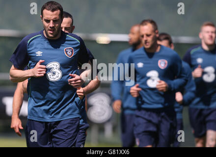 Fußball - UEFA Euro 2016 - Qualifikation - Gruppe D - Republik Irland - Schottland - Republik Irland Training - Gannon Park. John O'Shea aus der Republik Irland während einer Trainingseinheit im Gannon Park, Dublin. Stockfoto