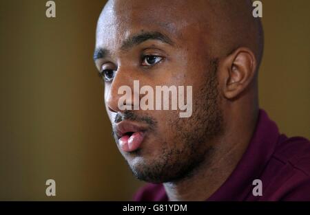 Fabian Delph aus England während der Pressekonferenz im Grove Hotel, Hertfordshire. Stockfoto