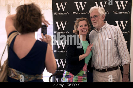 Darcey Bussell signiert Kopien ihres Buches beim Althorp Literary Festival. Das Festival findet jährlich im Althorp House, Northamptonshire, dem Zuhause der Familie Spencer, statt. Stockfoto