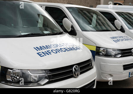 Einwanderung Durchsetzung vans, London, UK Stockfoto