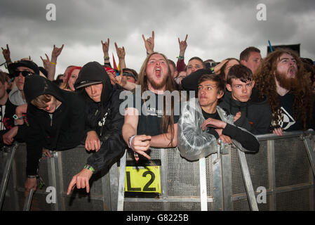 Download Festival 2015 - Tag Drei - Donington Park. Festivalbesucher am 3. Tag des Download Festivals am 14. Juni 2015 im Donnington Park, Großbritannien Stockfoto