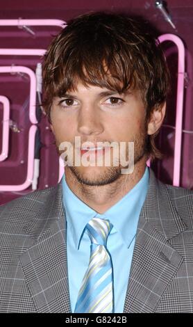 MTV TRL - Ges. Anfrage Live Show - Leicester Square Studios. US-Schauspieler Ashton Kutcher. Stockfoto